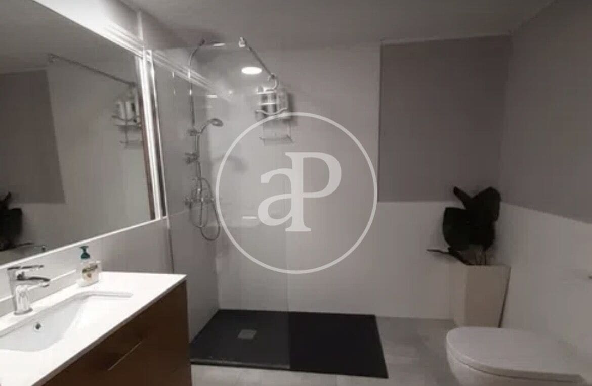 4 soveværelse Lejlighed til leje i Valencia by - € 1.500 (Ref: 9911191)
