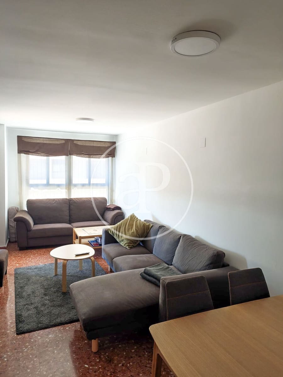 Apartamento de 3 habitaciones en València ciudad en alquiler - 1.450 € (Ref: 9911192)