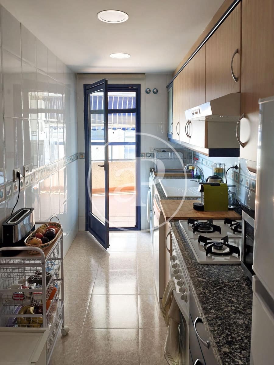 Apartamento de 3 habitaciones en València ciudad en alquiler - 1.450 € (Ref: 9911192)
