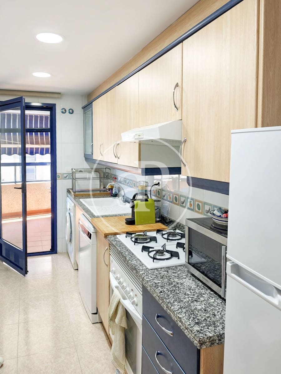 Apartamento de 3 habitaciones en València ciudad en alquiler - 1.450 € (Ref: 9911192)