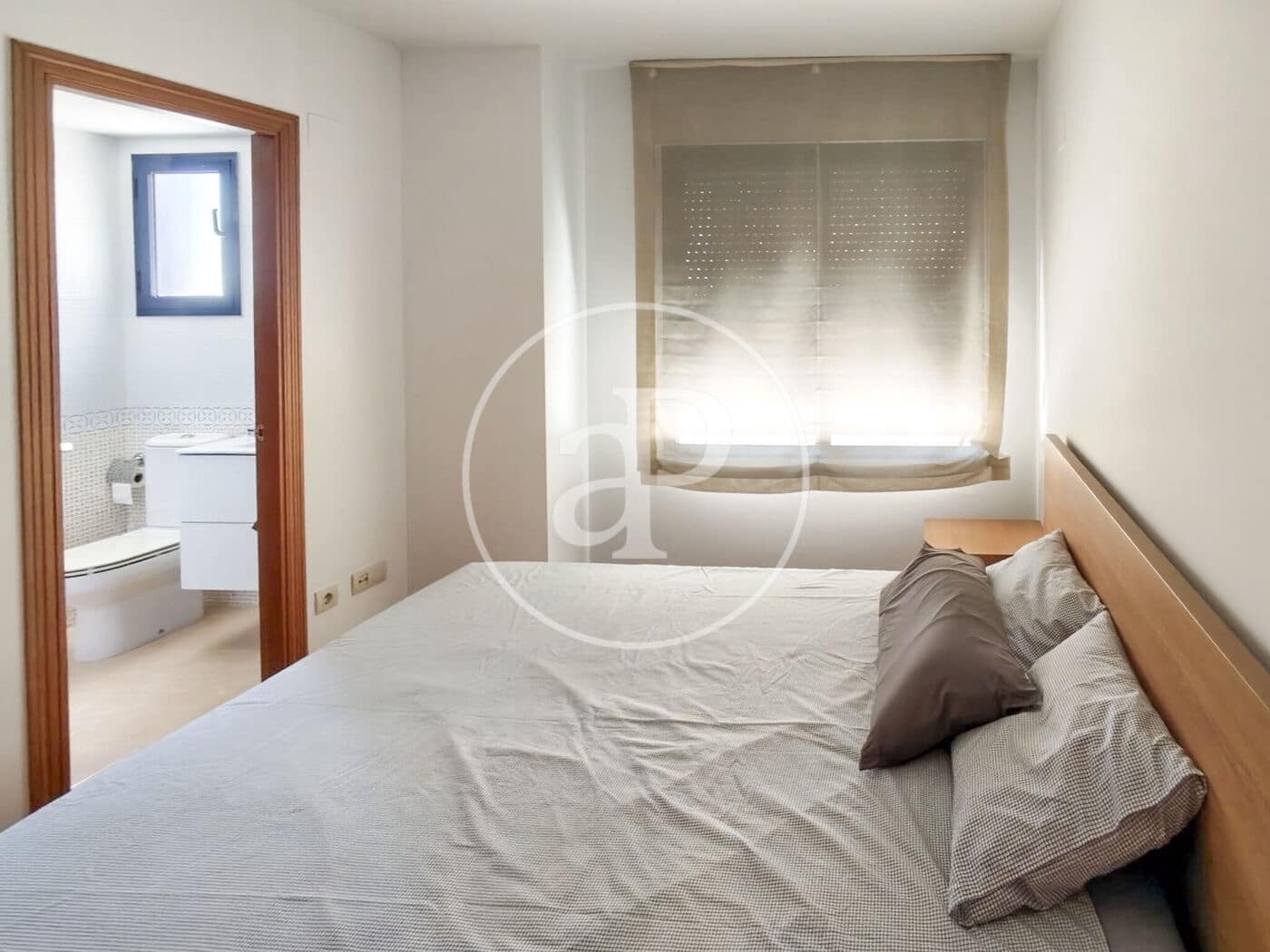 Apartamento de 3 habitaciones en València ciudad en alquiler - 1.450 € (Ref: 9911192)