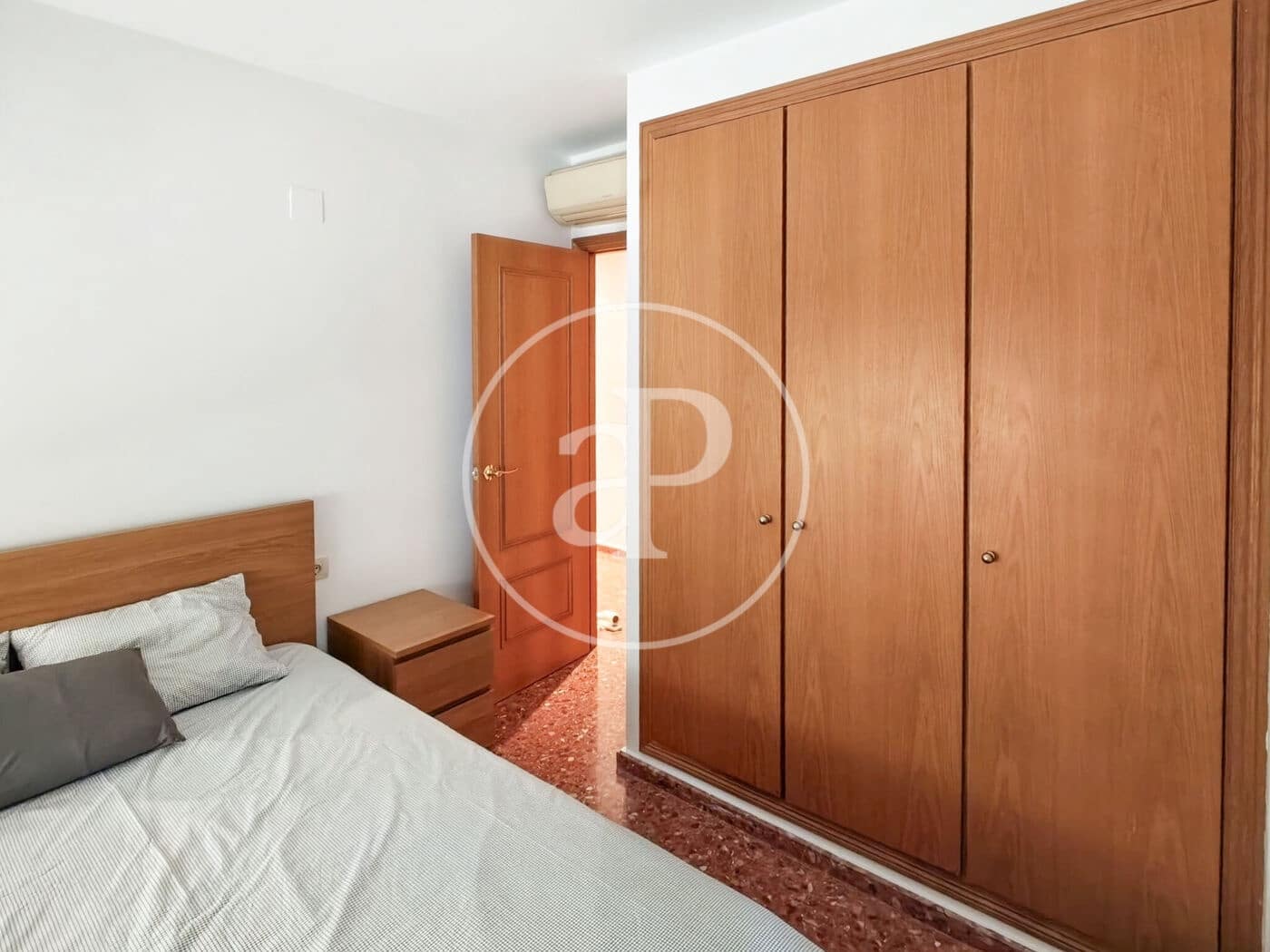 Apartamento de 3 habitaciones en València ciudad en alquiler - 1.450 € (Ref: 9911192)