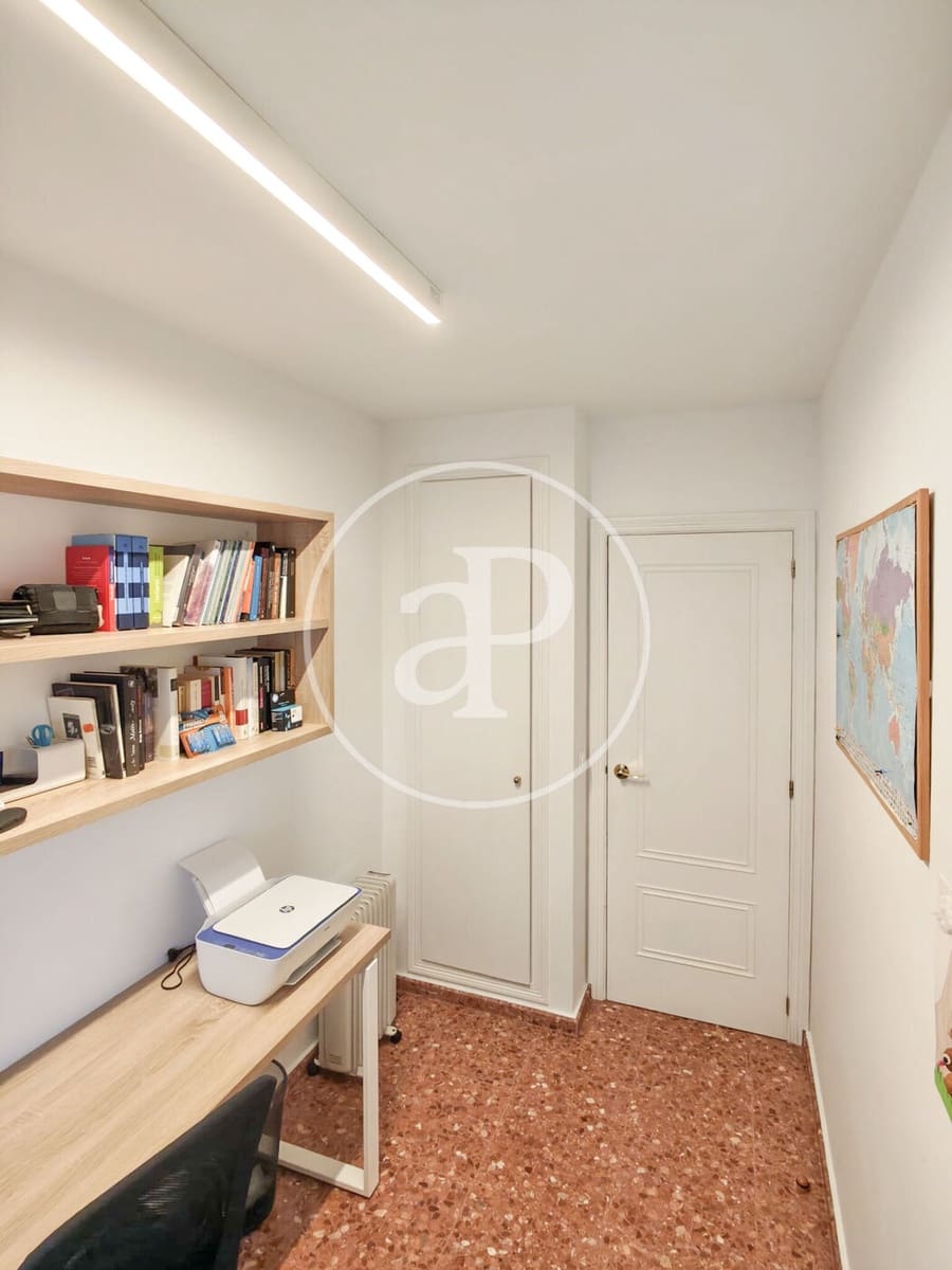 Apartamento de 3 habitaciones en València ciudad en alquiler - 1.450 € (Ref: 9911192)