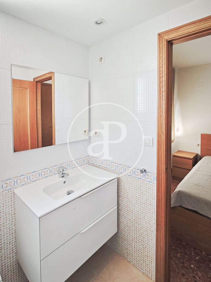 Apartamento de 3 habitaciones en València ciudad en alquiler - 1.450 € (Ref: 9911192)