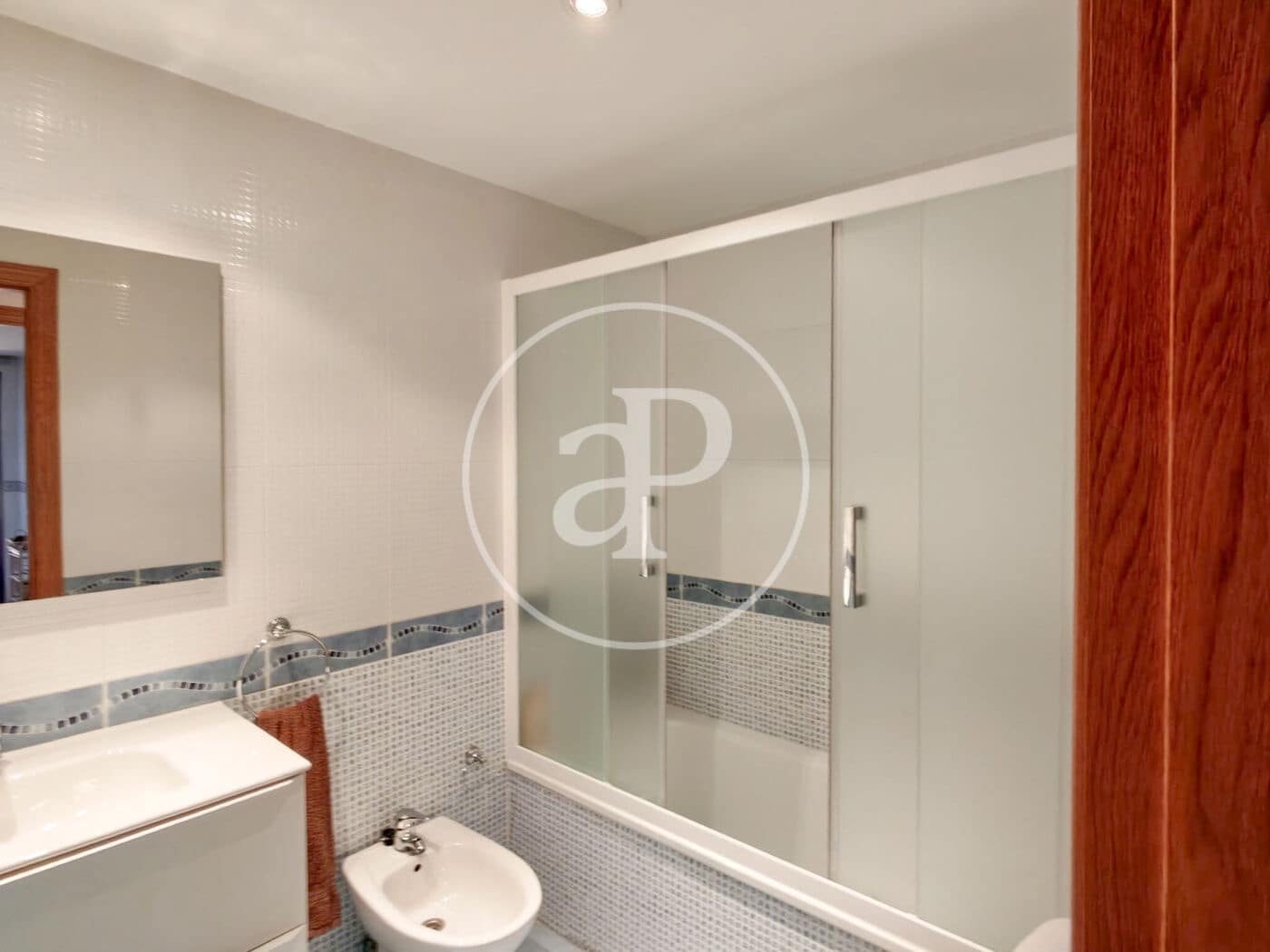 Apartamento de 3 habitaciones en València ciudad en alquiler - 1.450 € (Ref: 9911192)