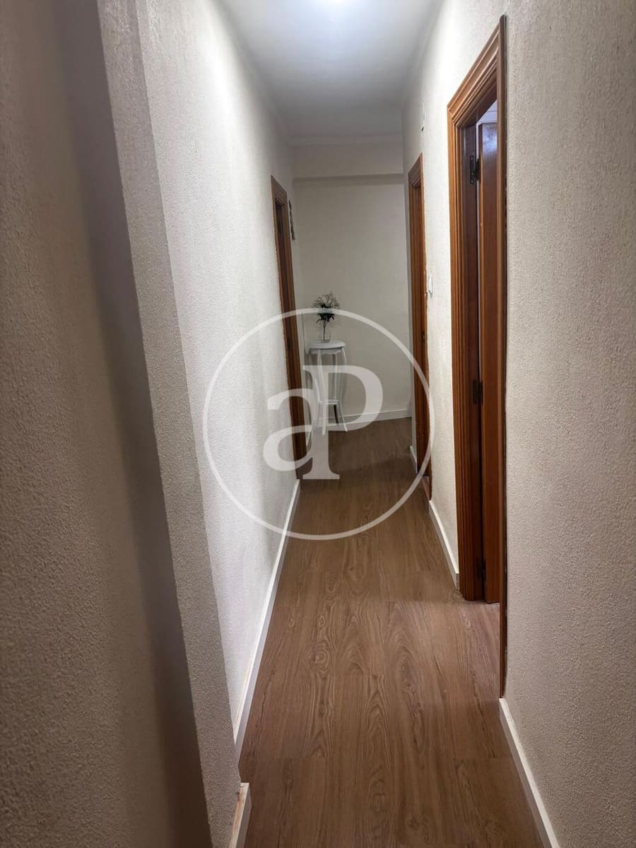 3 bedroom Apartment for rent in Valencia city - € 1,500 (Ref: 9913245)