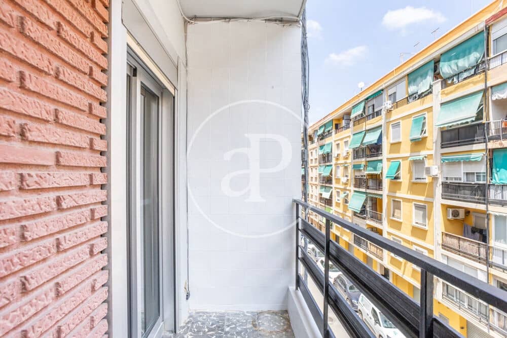 3 bedroom Apartment for rent in Valencia city - € 1,500 (Ref: 9913245)