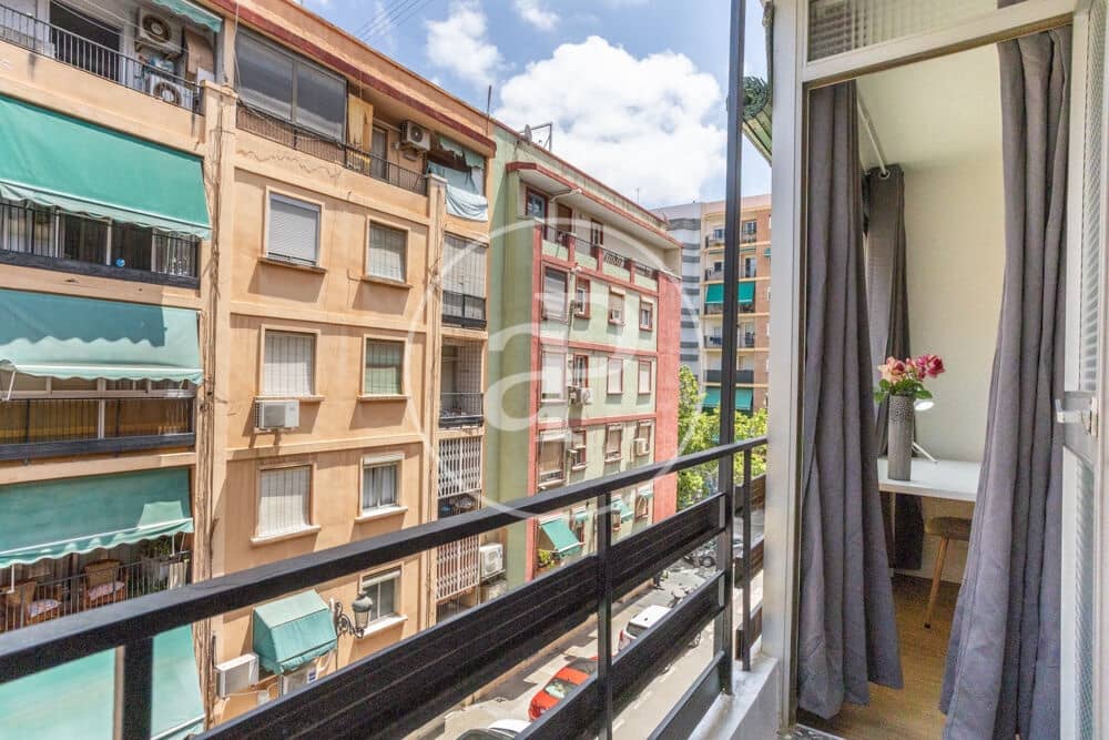 3 bedroom Apartment for rent in Valencia city - € 1,500 (Ref: 9913245)