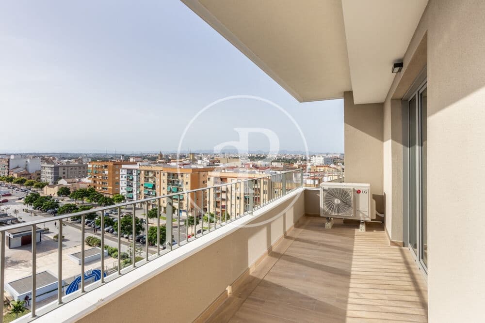 2 bedroom Apartment for rent in Quart de Poblet with pool garage - € 1,600 (Ref: 9913246)