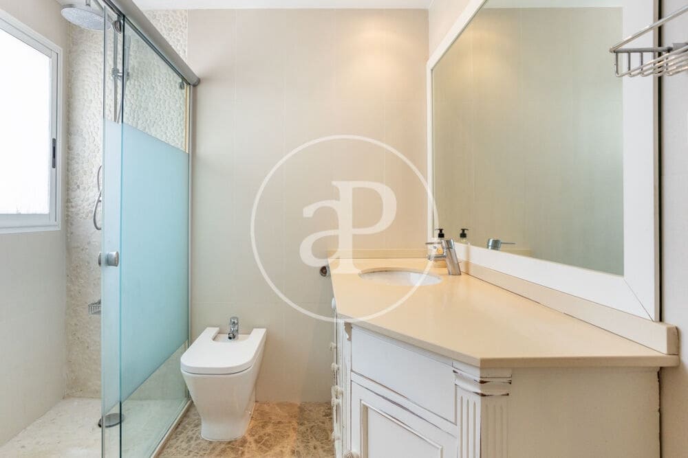 Appartement de 2 chambres à louer à Valence ville - 1 500 € (Ref: 9913247)