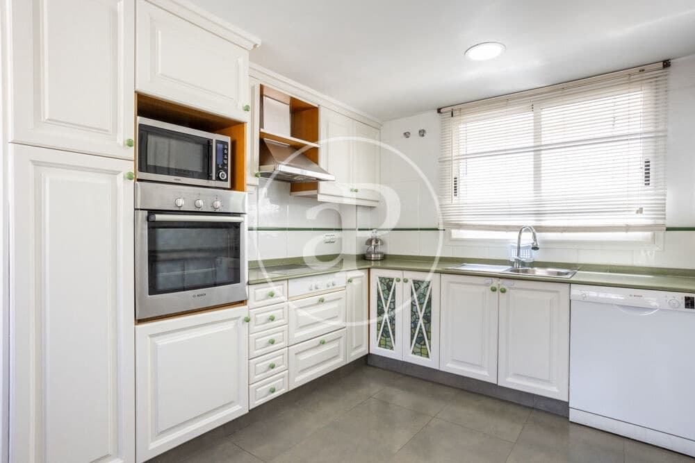 Appartement de 2 chambres à louer à Valence ville - 1 500 € (Ref: 9913247)