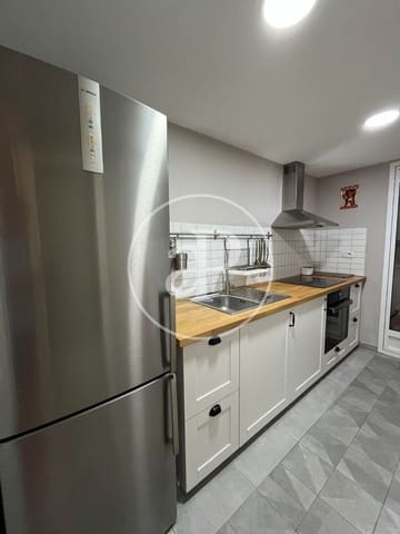 Appartement de 3 chambres à louer à Ciutat de les Arts i de les Ciencies, Valence ville - 1 900 € (Ref: 9913248)