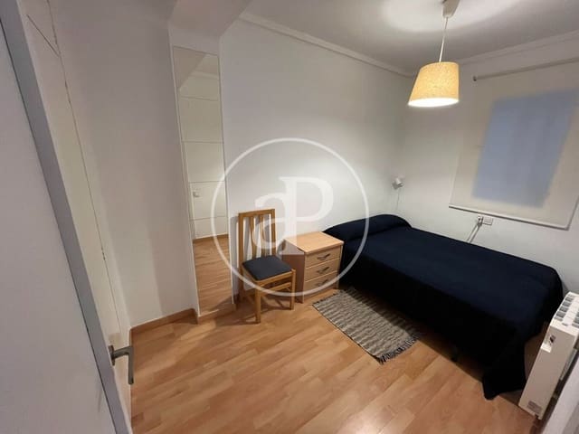 Appartement de 3 chambres à louer à Ciutat de les Arts i de les Ciencies, Valence ville - 1 900 € (Ref: 9913248)