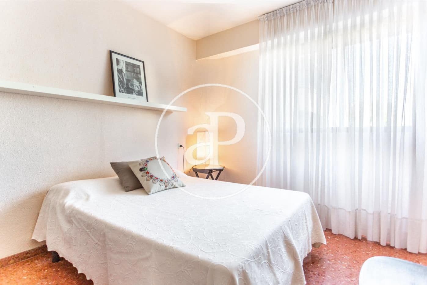 3 soverom Leilighet til leie i Valencia by med garasje - € 1 600 (Ref: 9915899)