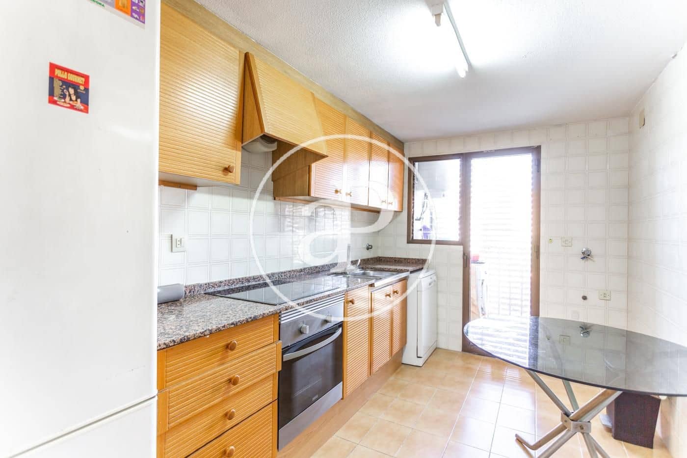 3 soverom Leilighet til leie i Valencia by med garasje - € 1 600 (Ref: 9915899)