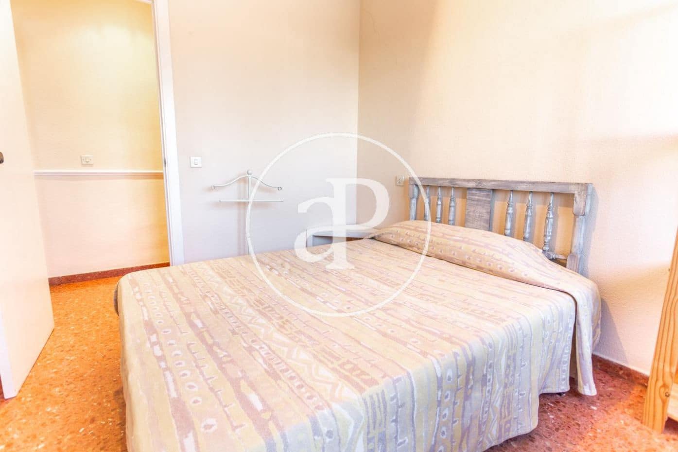 3 soverom Leilighet til leie i Valencia by med garasje - € 1 600 (Ref: 9915899)