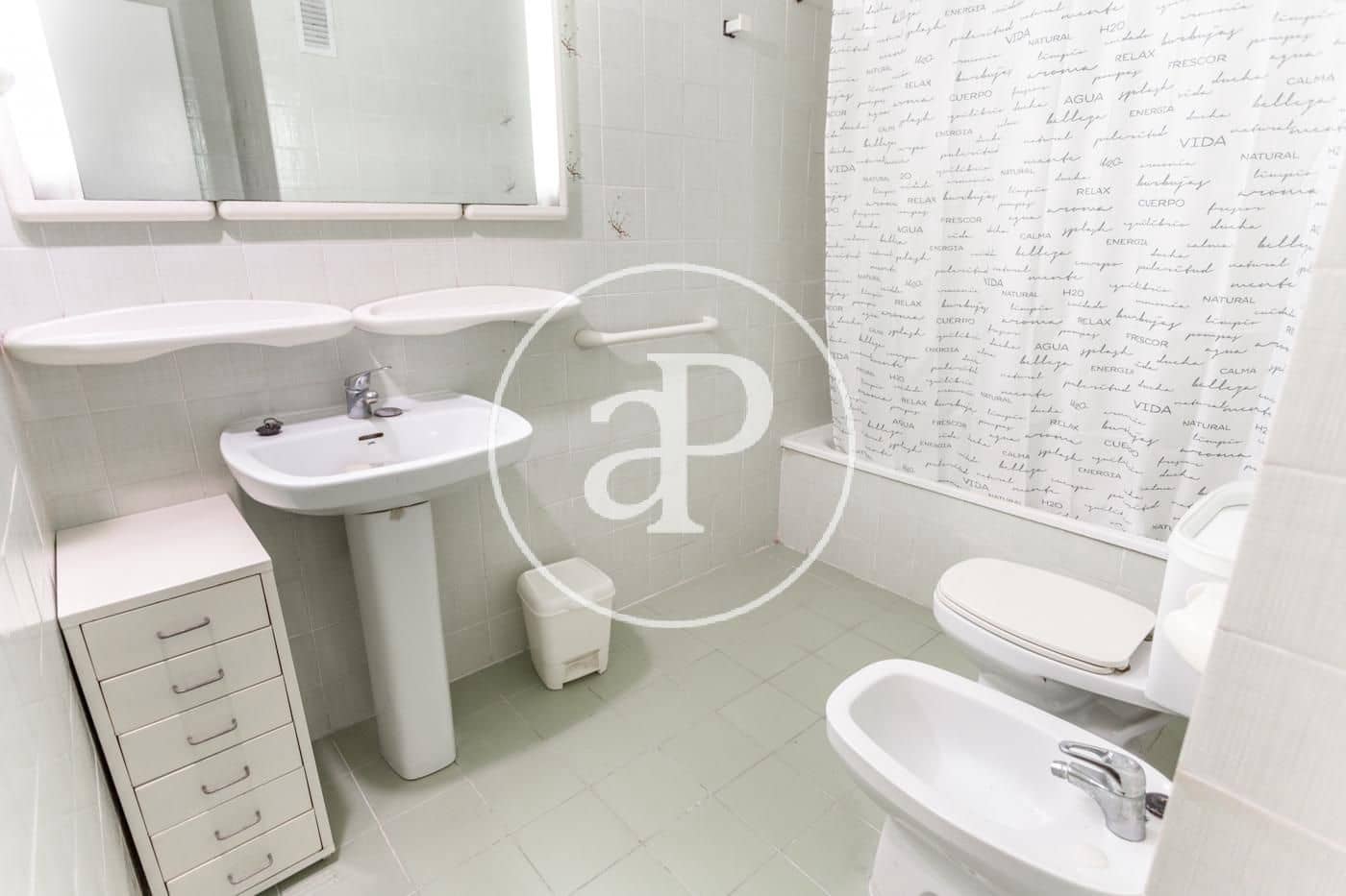 3 soverom Leilighet til leie i Valencia by med garasje - € 1 600 (Ref: 9915899)