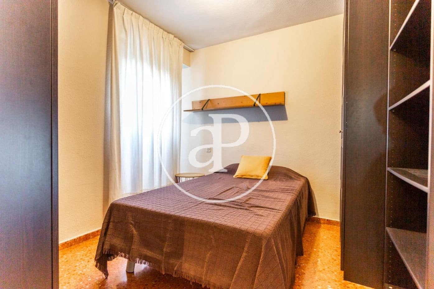 3 soverom Leilighet til leie i Valencia by med garasje - € 1 600 (Ref: 9915899)