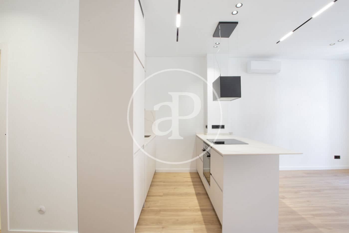 2 bedroom Apartment for rent in Valencia city - € 1,600 (Ref: 9915900)