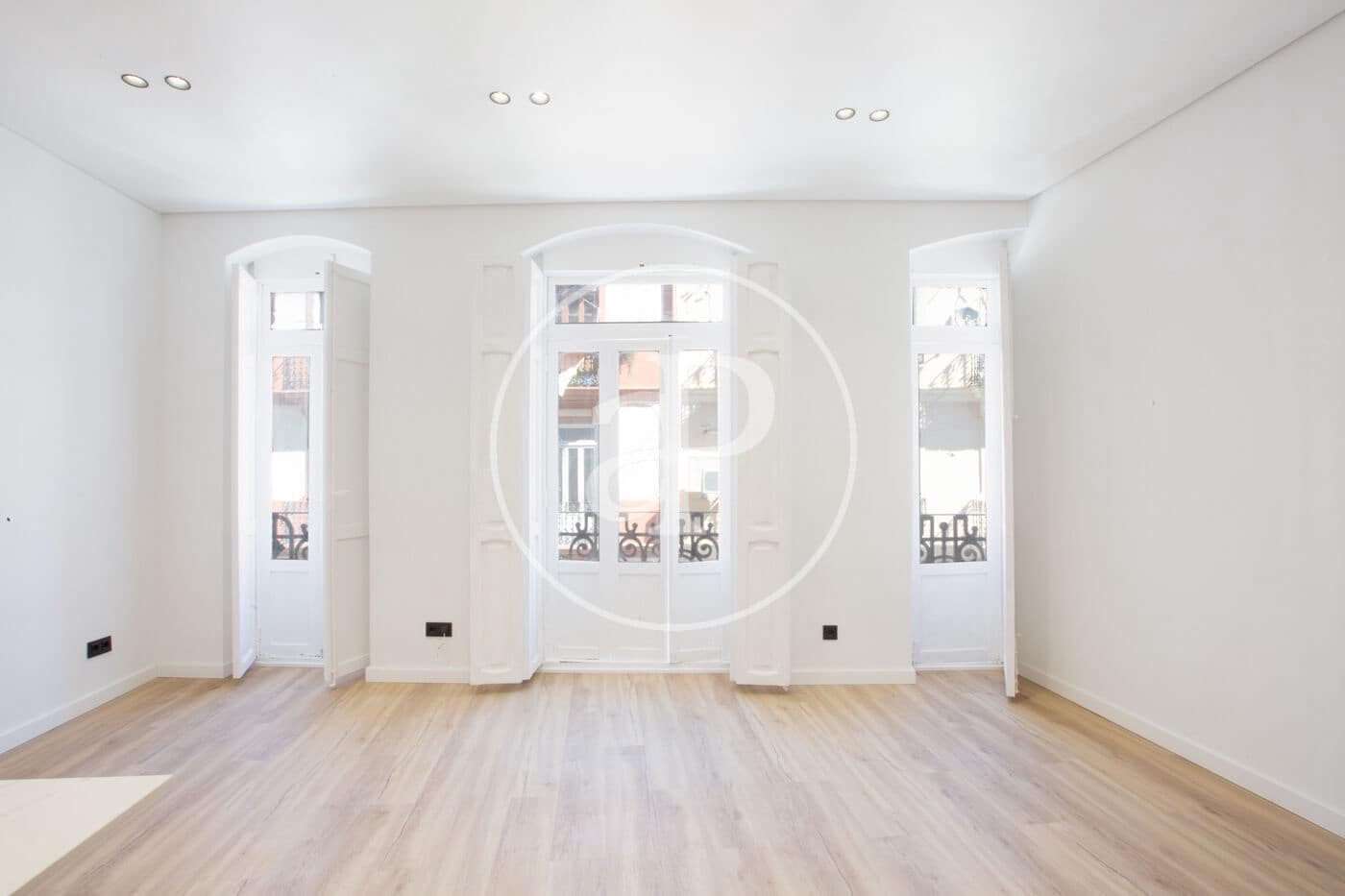 2 bedroom Apartment for rent in Valencia city - € 1,600 (Ref: 9915900)