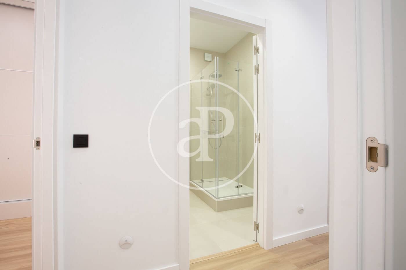2 bedroom Apartment for rent in Valencia city - € 1,600 (Ref: 9915900)