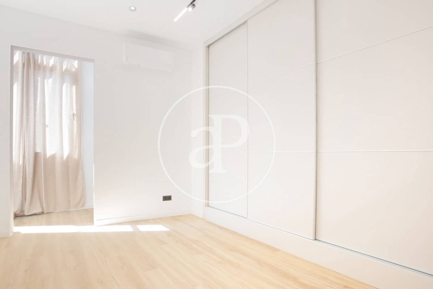 2 bedroom Apartment for rent in Valencia city - € 1,600 (Ref: 9915900)