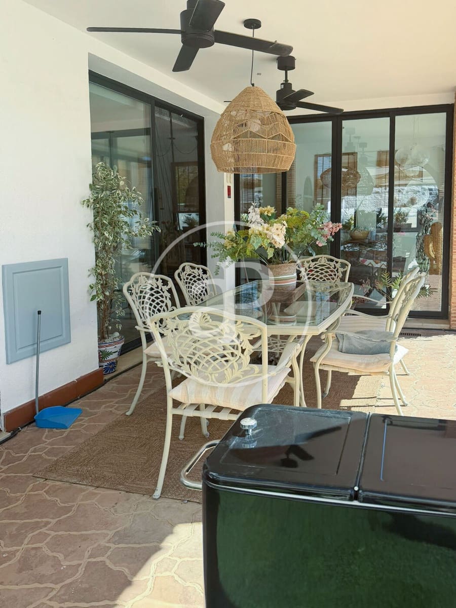 4 sypialnia Willa na sprzedaż w Riba-roja de Turia z basenem - 580 000 € (Ref: 9915901)