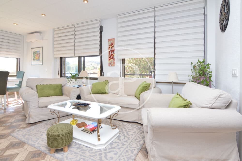 3 soveværelse Villa til salg i Chiva med swimmingpool - € 398.000 (Ref: 9915902)