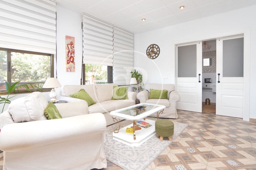 3 soveværelse Villa til salg i Chiva med swimmingpool - € 398.000 (Ref: 9915902)