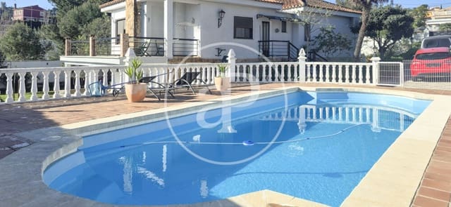 3 soveværelse Villa til salg i Chiva med swimmingpool - € 398.000 (Ref: 9915902)