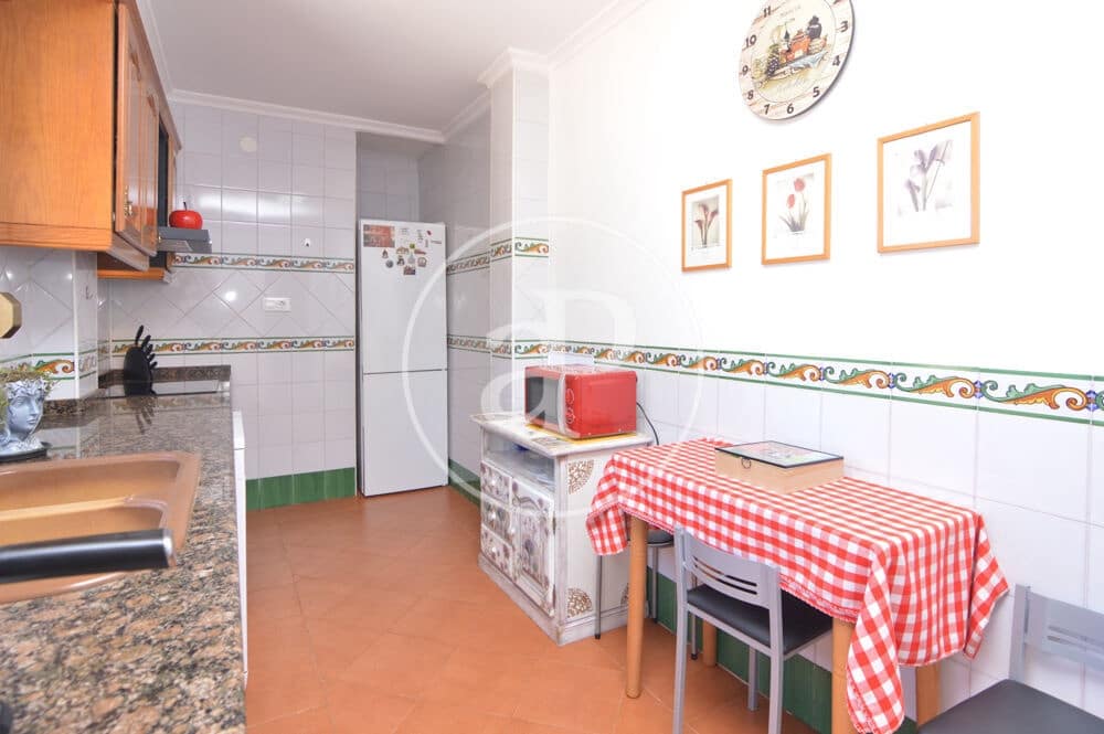 3 soveværelse Villa til salg i Chiva med swimmingpool - € 398.000 (Ref: 9915902)
