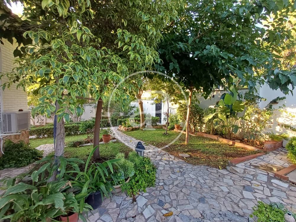 3 soveværelse Villa til salg i Chiva med swimmingpool - € 398.000 (Ref: 9915902)