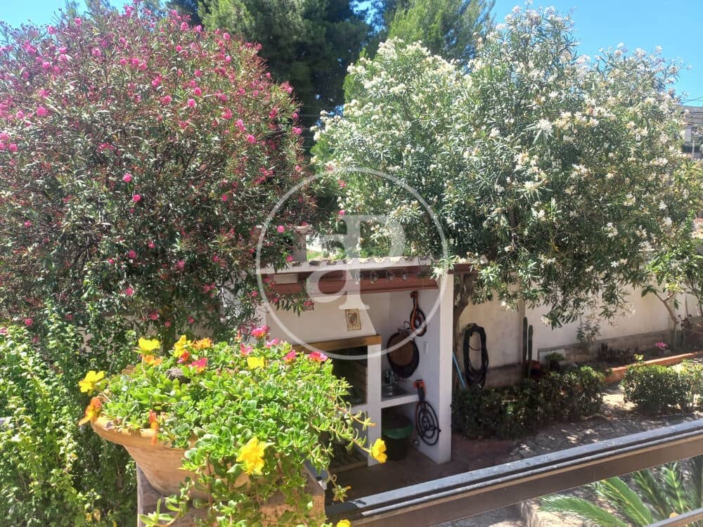 3 soveværelse Villa til salg i Chiva med swimmingpool - € 398.000 (Ref: 9915902)