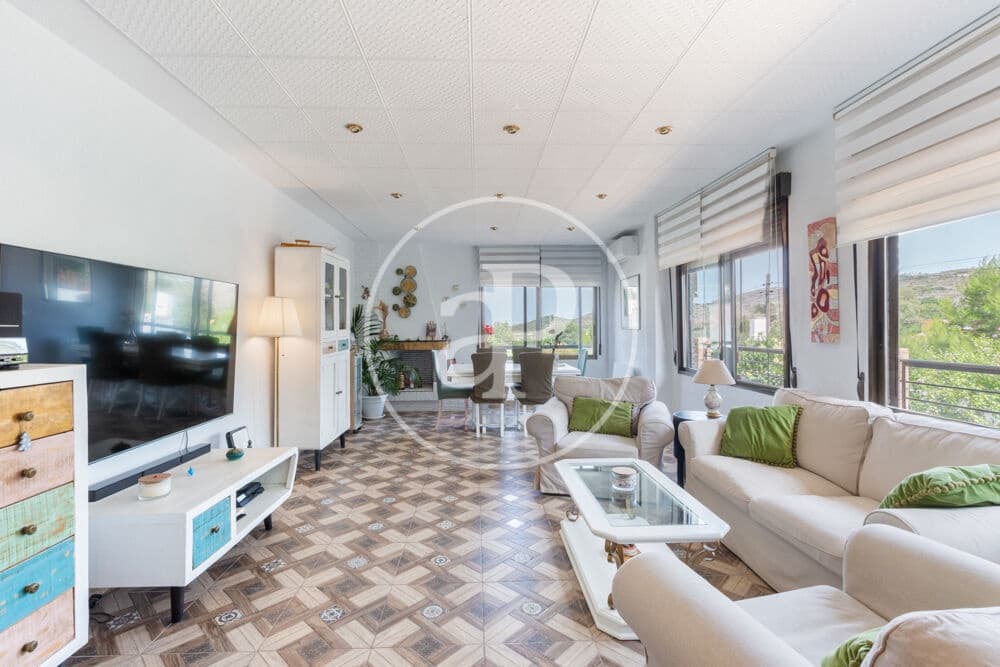 3 soveværelse Villa til salg i Chiva med swimmingpool - € 398.000 (Ref: 9915902)