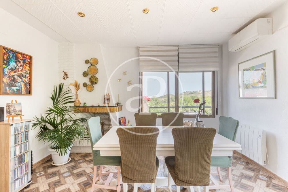 3 soveværelse Villa til salg i Chiva med swimmingpool - € 398.000 (Ref: 9915902)