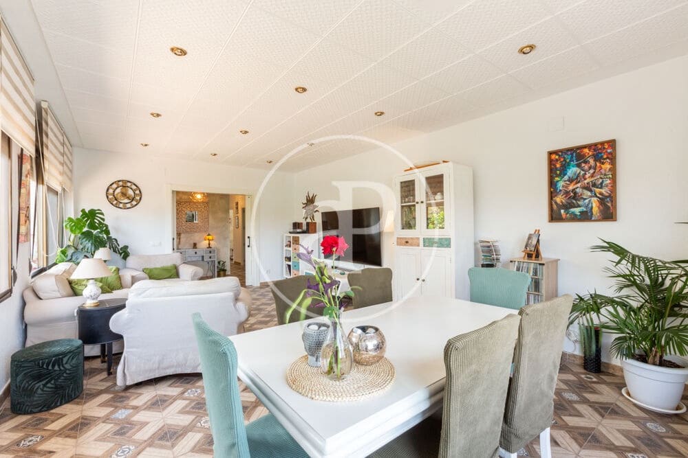 3 soveværelse Villa til salg i Chiva med swimmingpool - € 398.000 (Ref: 9915902)