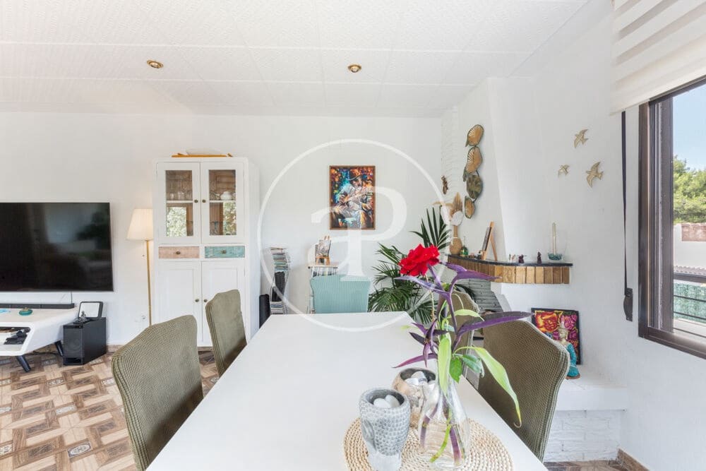 3 soveværelse Villa til salg i Chiva med swimmingpool - € 398.000 (Ref: 9915902)