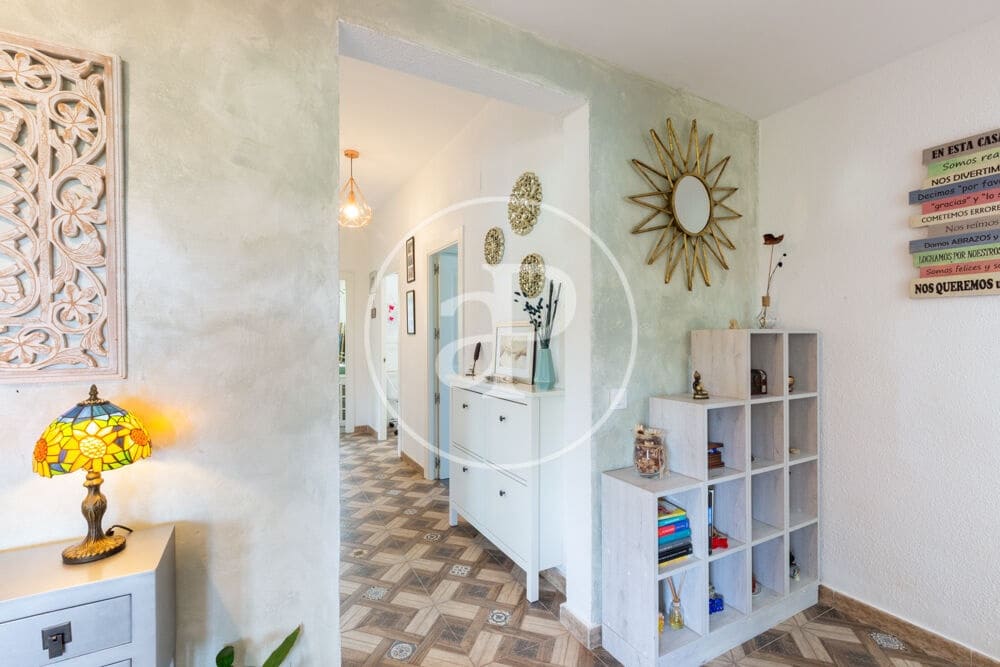 3 soveværelse Villa til salg i Chiva med swimmingpool - € 398.000 (Ref: 9915902)