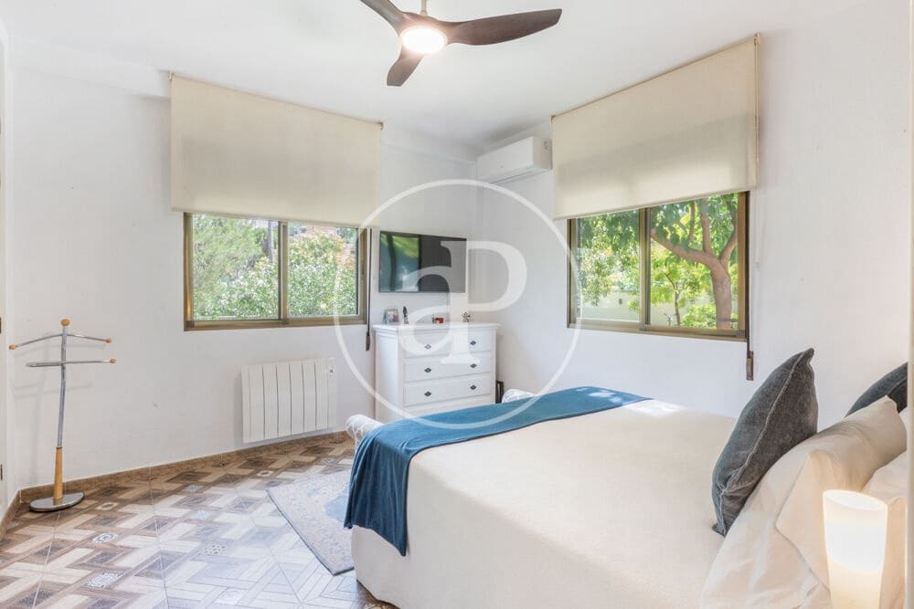 3 soveværelse Villa til salg i Chiva med swimmingpool - € 398.000 (Ref: 9915902)