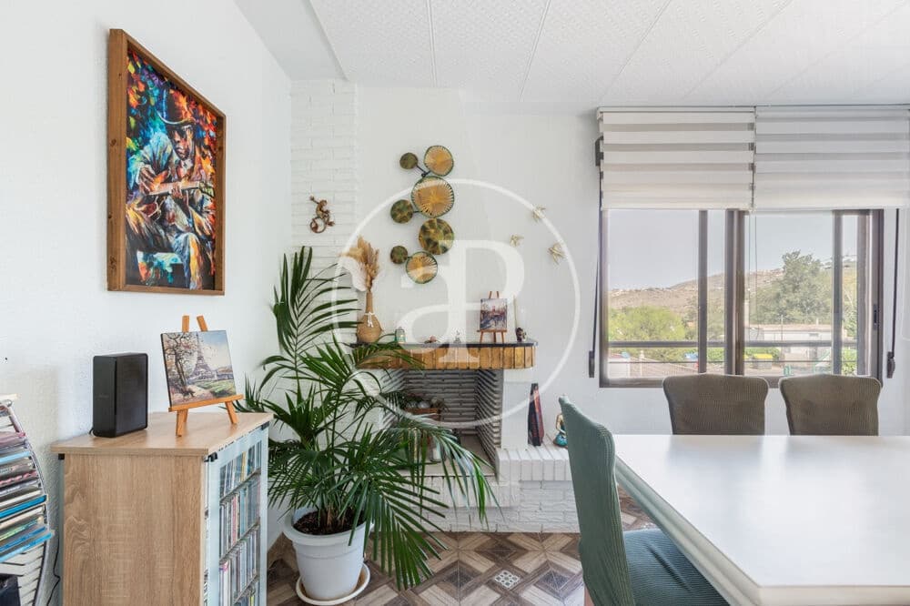 3 soveværelse Villa til salg i Chiva med swimmingpool - € 398.000 (Ref: 9915902)