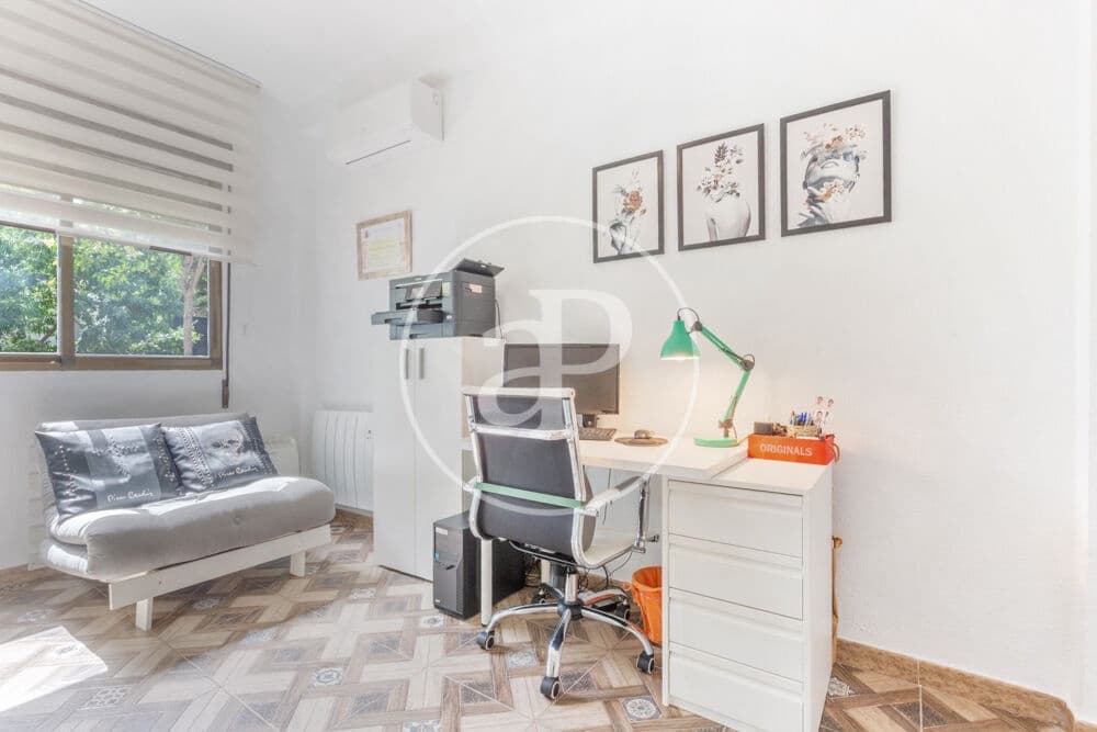 3 soveværelse Villa til salg i Chiva med swimmingpool - € 398.000 (Ref: 9915902)