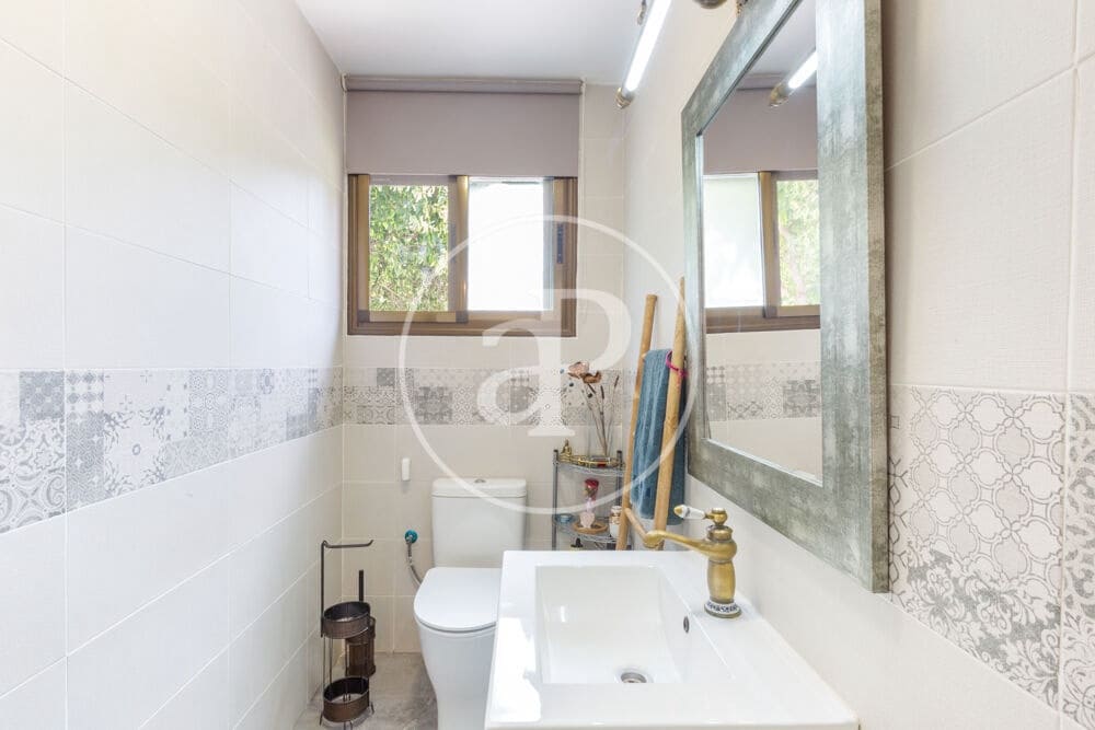 3 soveværelse Villa til salg i Chiva med swimmingpool - € 398.000 (Ref: 9915902)