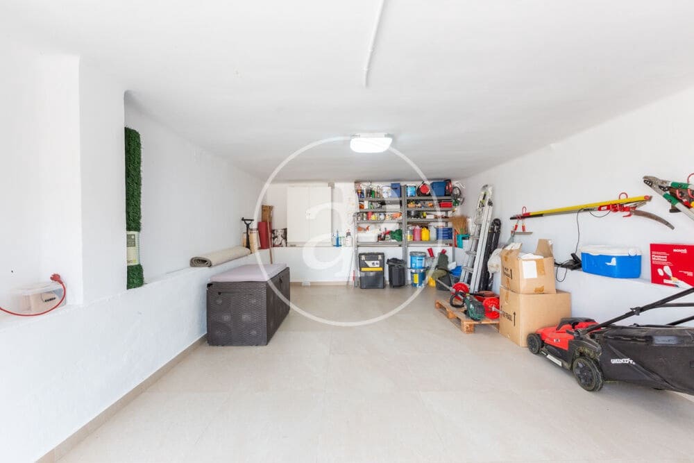 3 soveværelse Villa til salg i Chiva med swimmingpool - € 398.000 (Ref: 9915902)