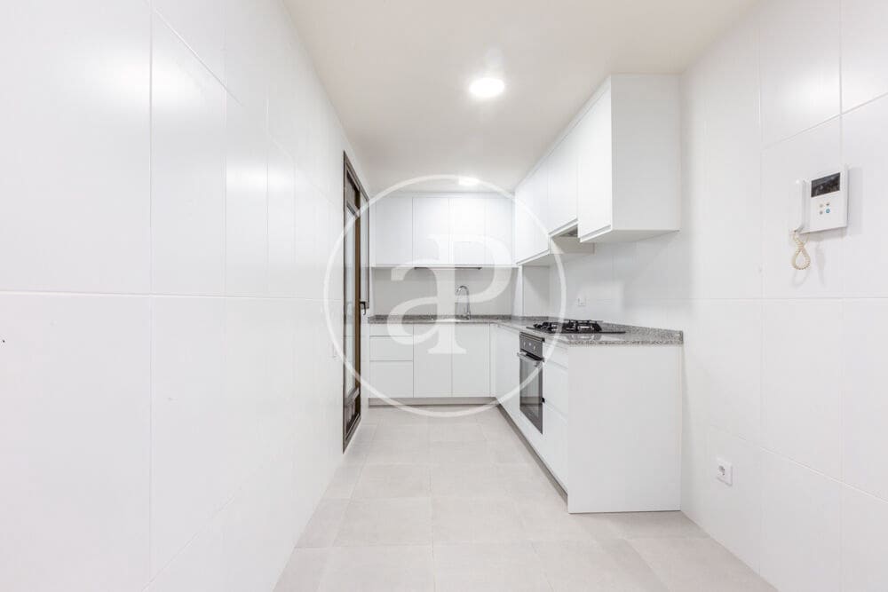 3 sovrum Lägenhet att hyra i Valencia stad - 1 600 € (Ref: 9915903)