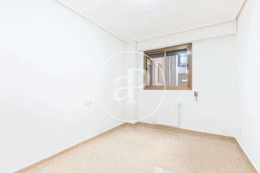 3 sovrum Lägenhet att hyra i Valencia stad - 1 600 € (Ref: 9915903)