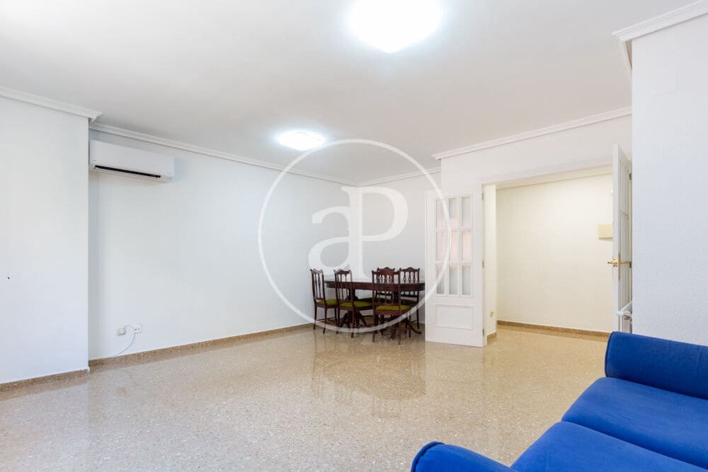 3 sovrum Lägenhet att hyra i Valencia stad - 1 600 € (Ref: 9915903)