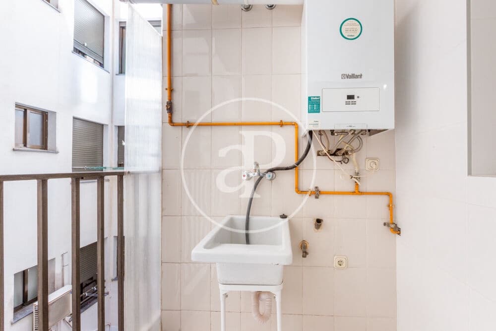 3 sovrum Lägenhet att hyra i Valencia stad - 1 600 € (Ref: 9915903)