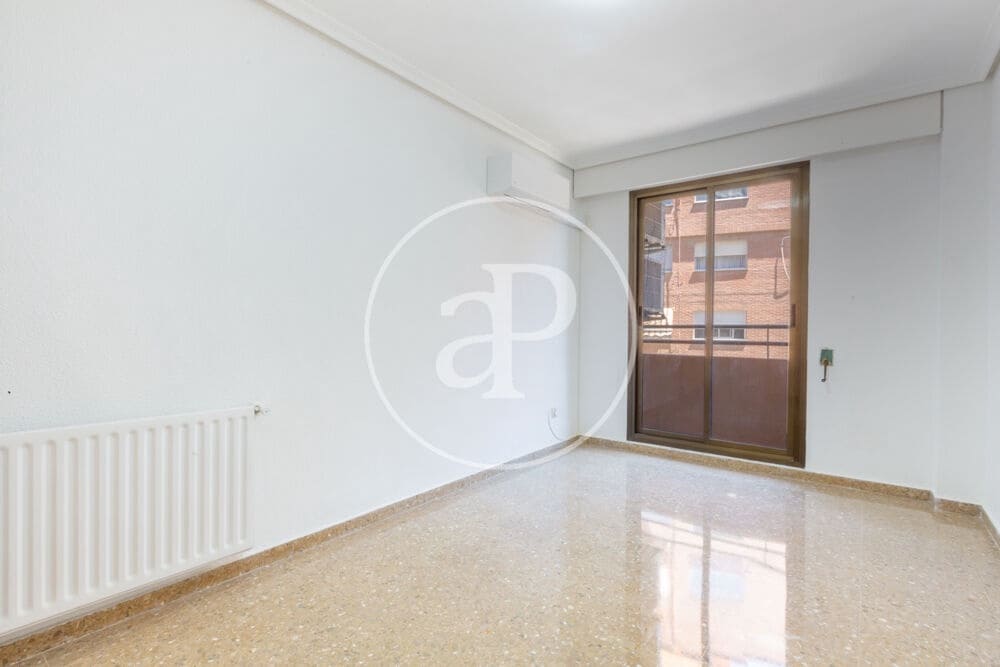 3 sovrum Lägenhet att hyra i Valencia stad - 1 600 € (Ref: 9915903)