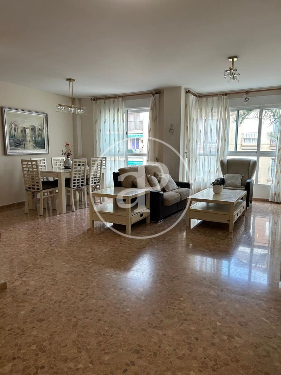 3 slaapkamer Appartement te huur in Moncada - € 1.100 (Ref: 9915906)