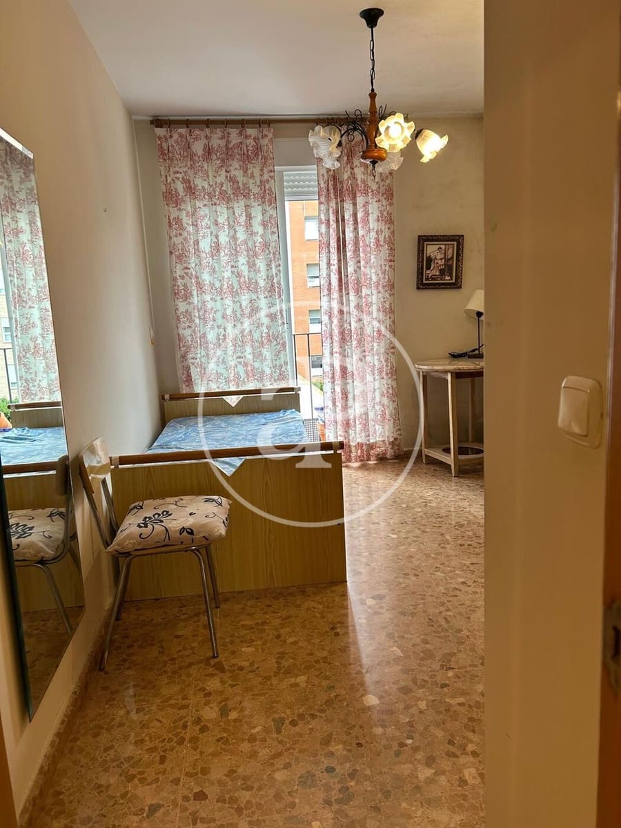 3 slaapkamer Appartement te huur in Moncada - € 1.100 (Ref: 9915906)